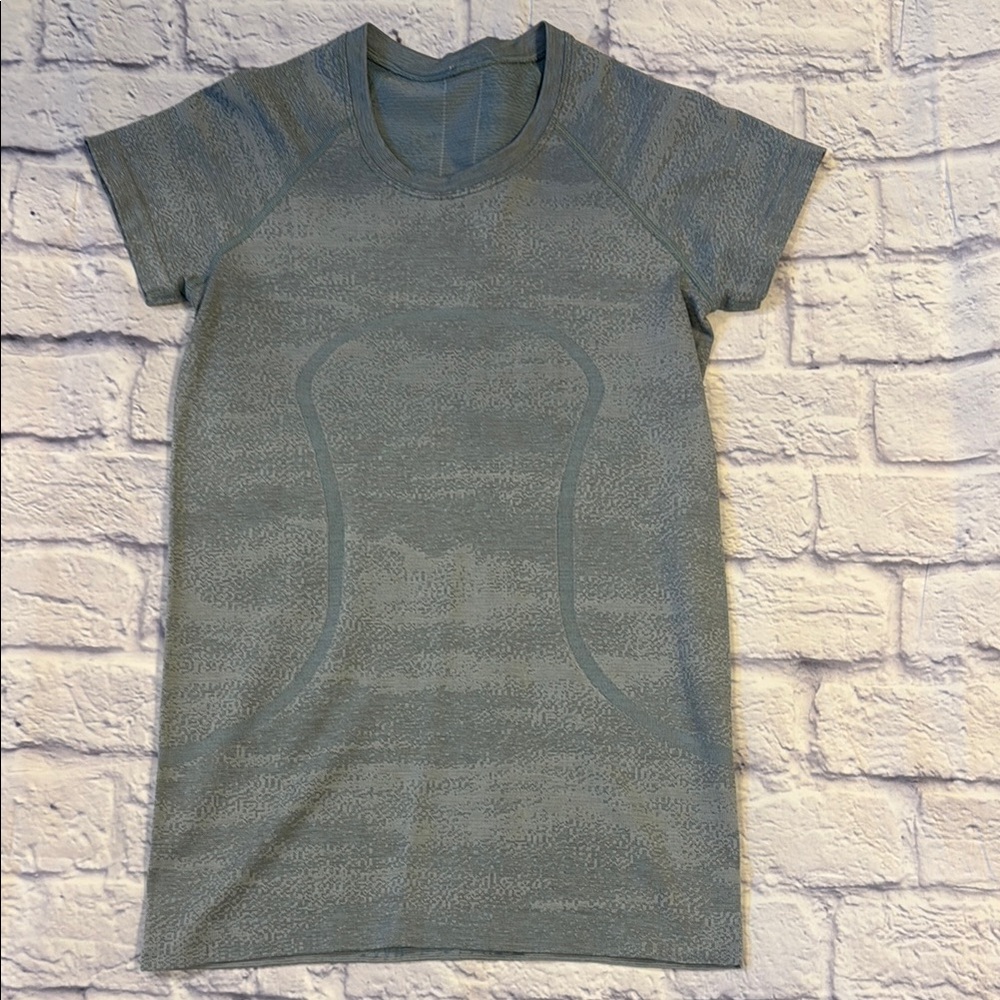 Lululemon Women’s Short Sleeve Swiftly Top Size 6